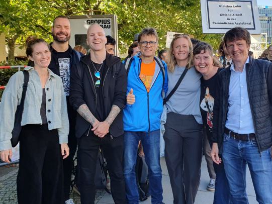 Für ein soziales Berlin: Kundgebung vor dem Berliner Abgeordnetenhaus